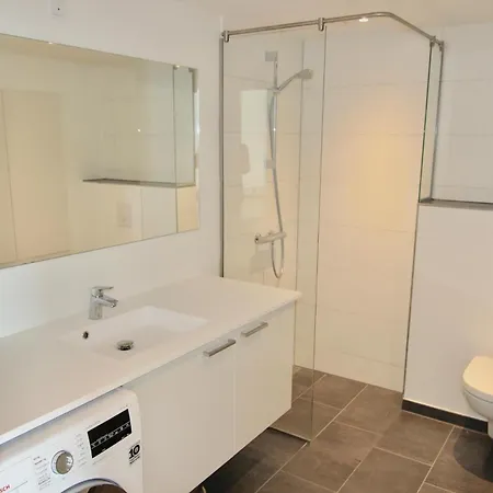 Great 2-bed Wprivate Balcony By Harbour *